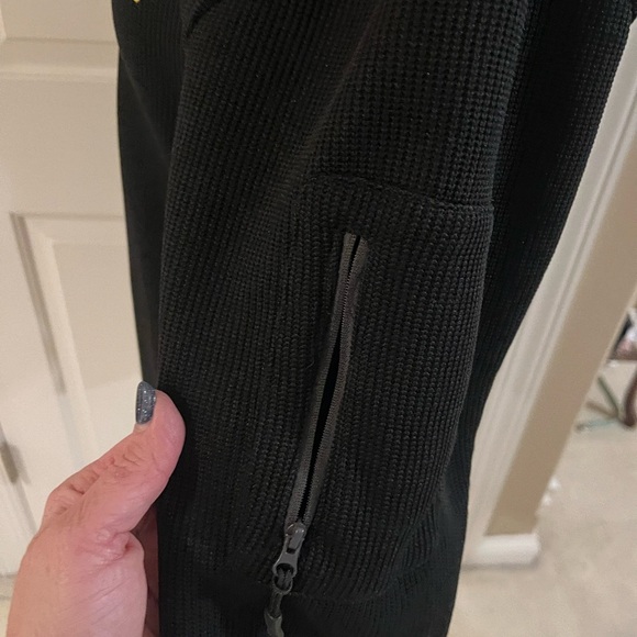 Iowa Hawkeyes Black Quarter-Zip Waffle Knit Pullover-Men’s Size Small - Picture 4 of 7